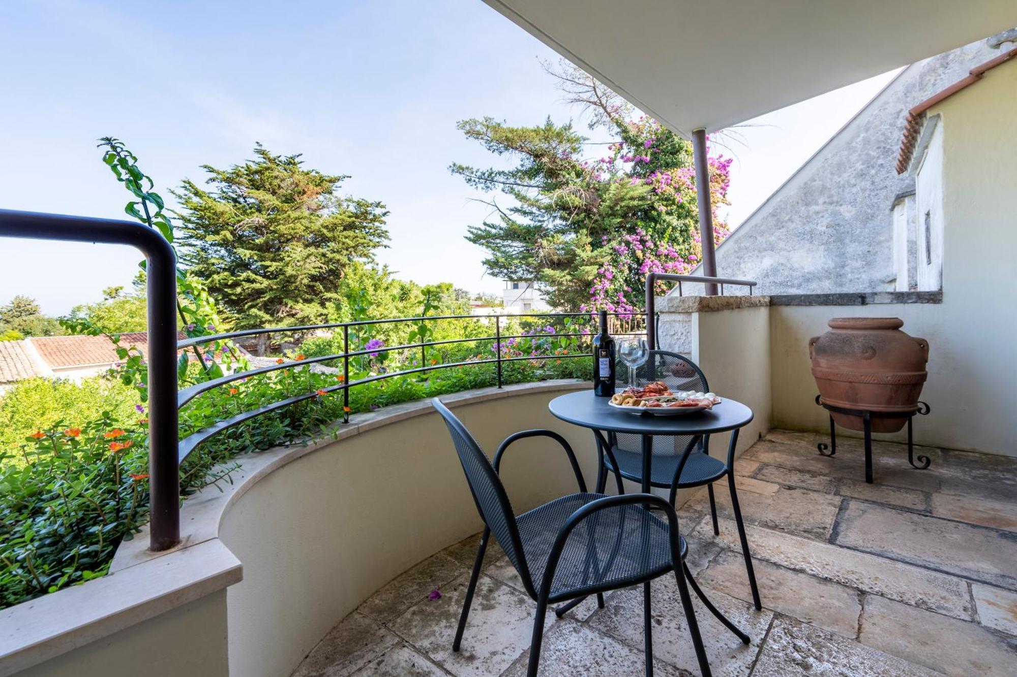 Domus Templaris Bed & Breakfast Terlizzi Bagian luar foto