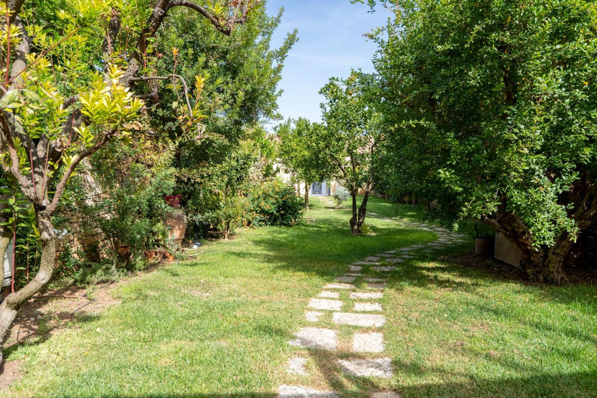 Domus Templaris Bed & Breakfast Terlizzi Bagian luar foto
