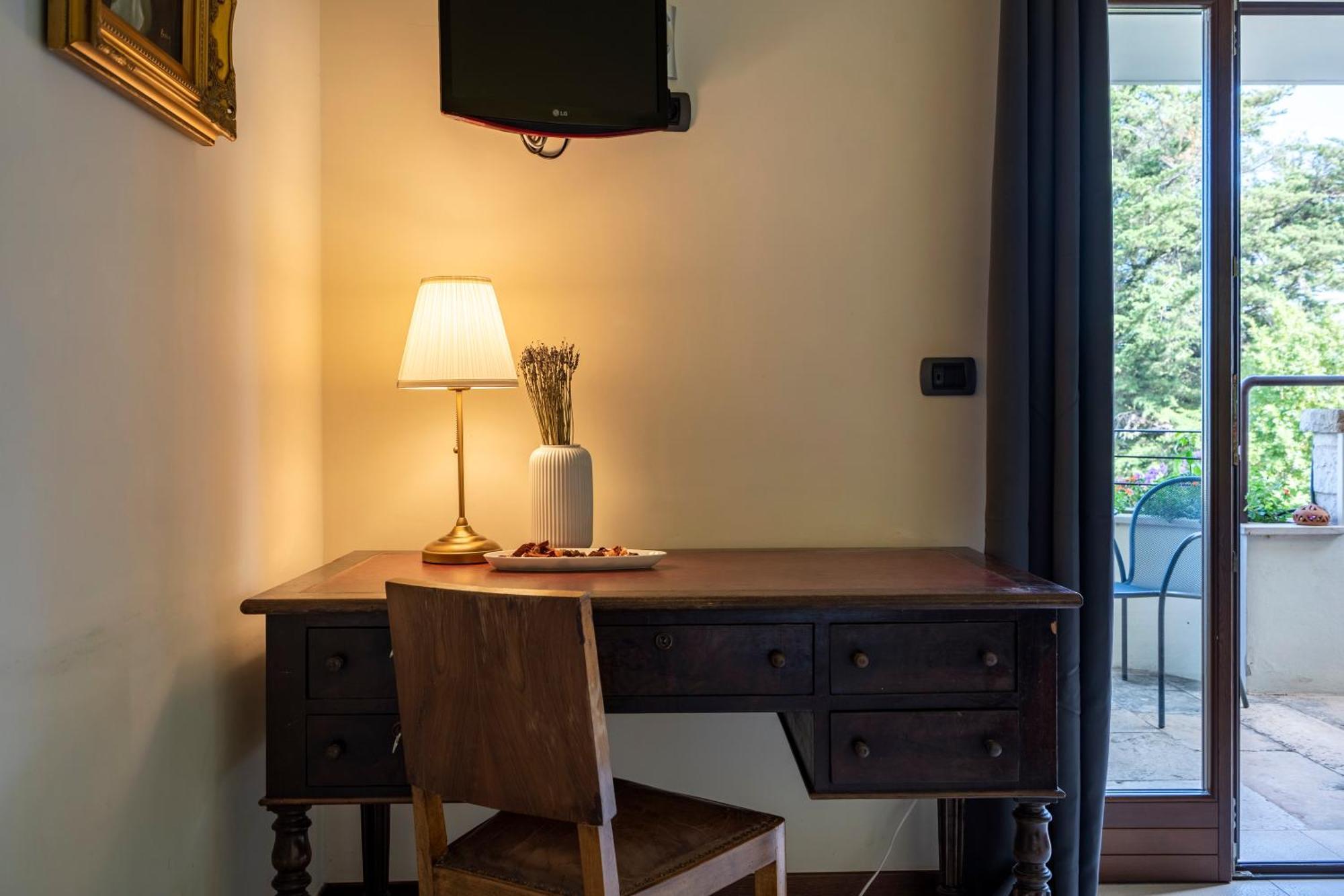 Domus Templaris Bed & Breakfast Terlizzi Bagian luar foto