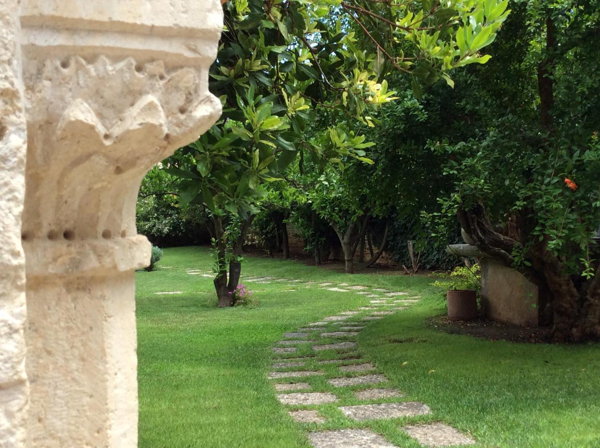 Domus Templaris Bed & Breakfast Terlizzi Bagian luar foto